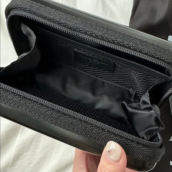 Salvatore Ferragamo travel case cosmetic box toiletry bag - Picture 3 of 4